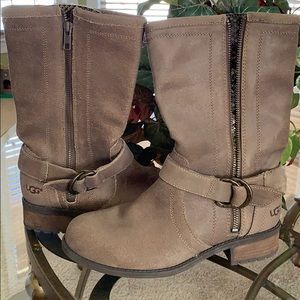 Ugg W Silva Fawn colored Boots